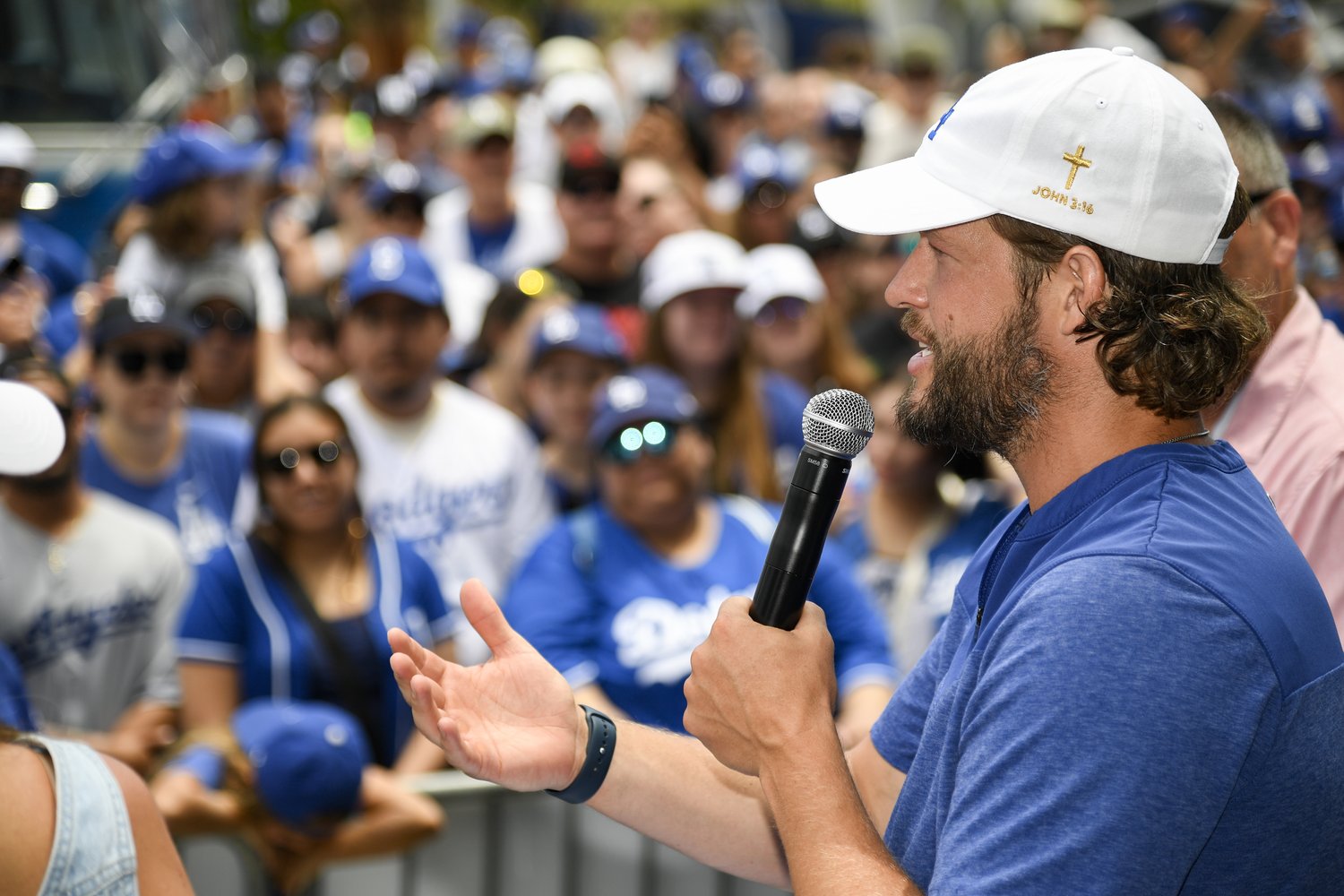 ⚾️ New biography gives insight into star pitcher Clayton
Kershaw’s faith 🔌